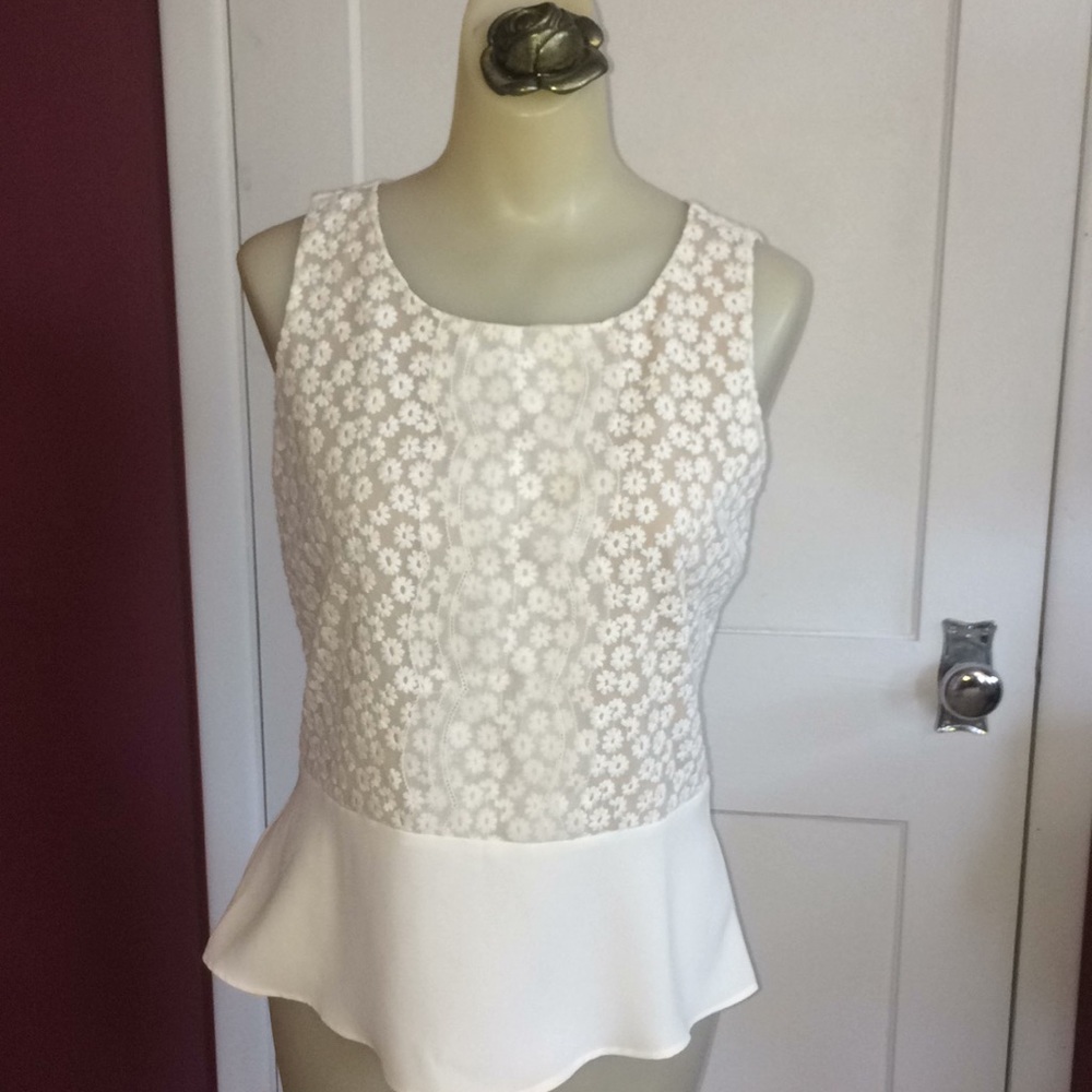 Floral lace detail tank